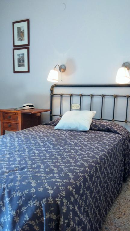 Hotel Casa Peix Serraduy Стая снимка