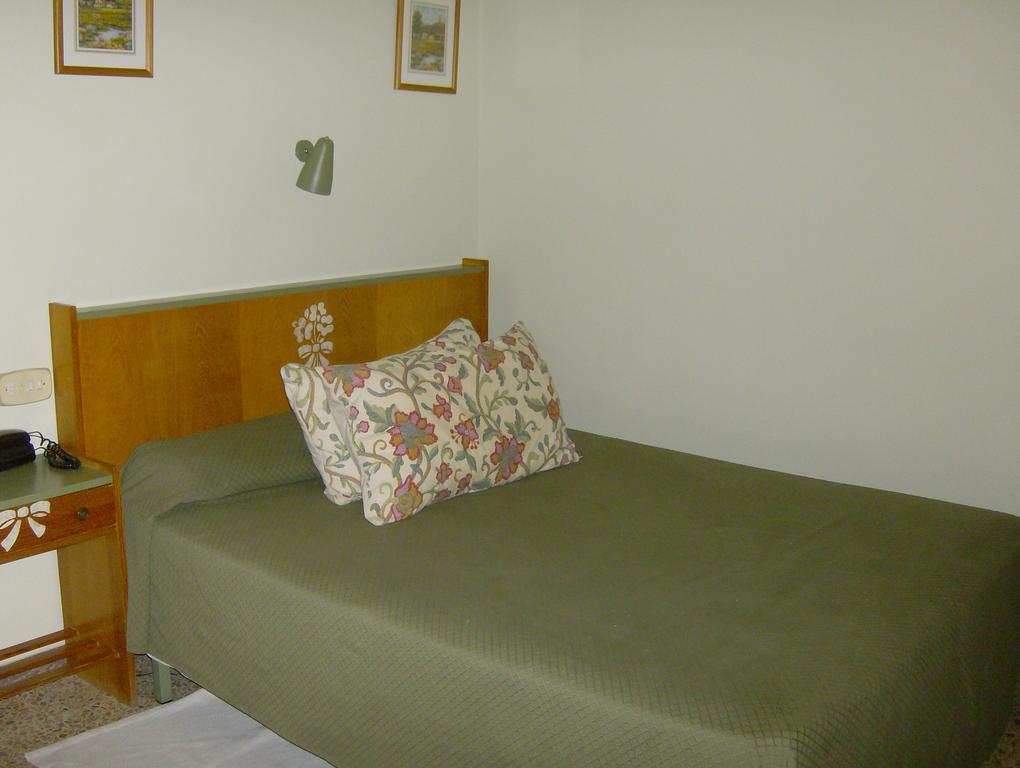 Hotel Casa Peix Serraduy Стая снимка