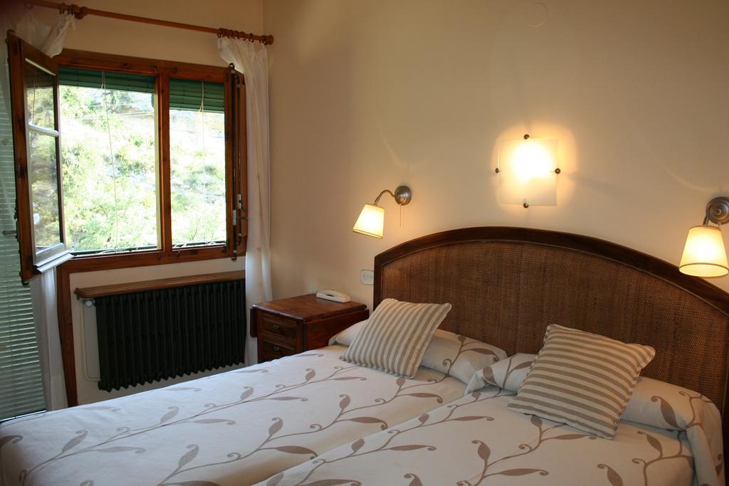 Hotel Casa Peix Serraduy Стая снимка