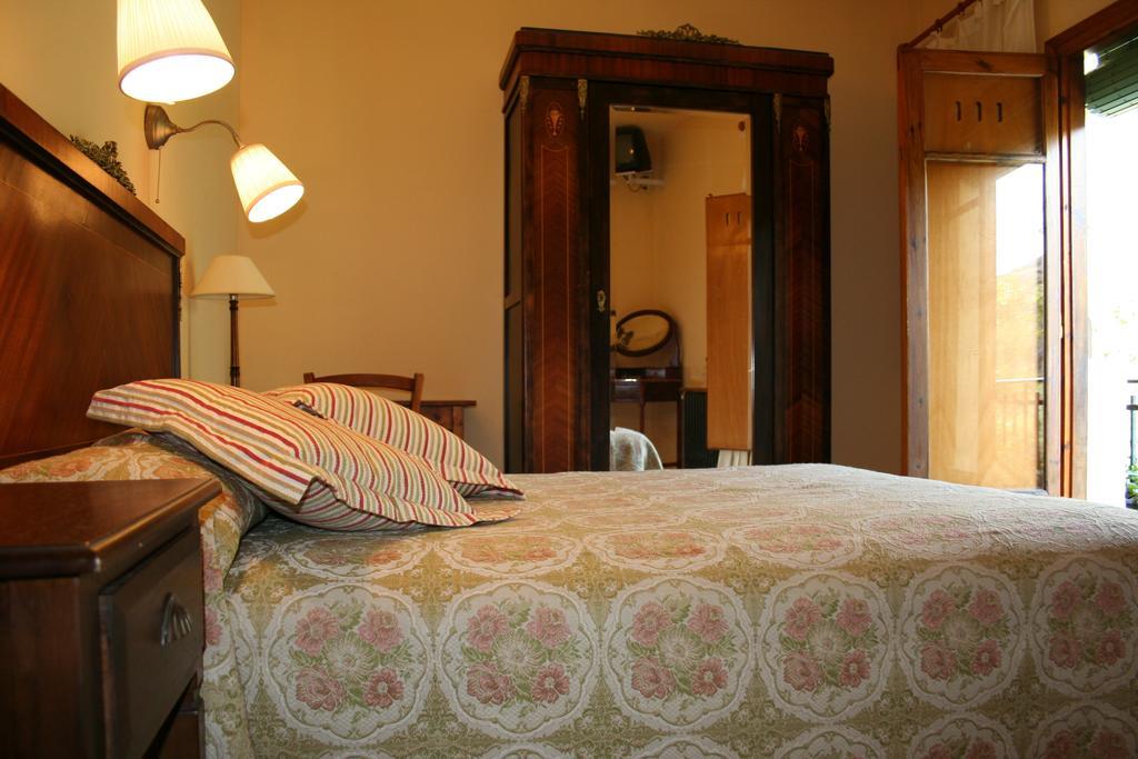 Hotel Casa Peix Serraduy Стая снимка